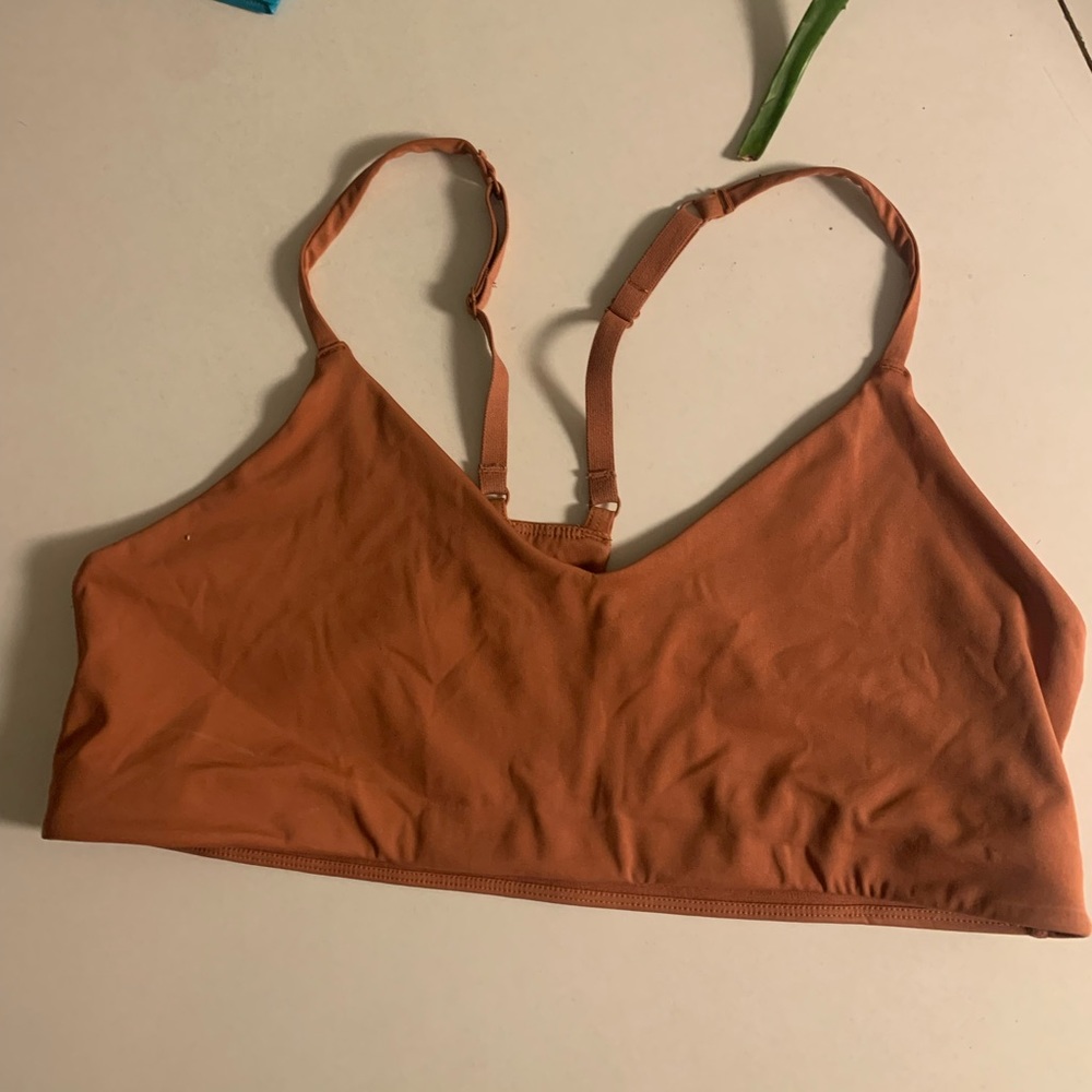 Girlfriend Collective V Neck Bralette (L)